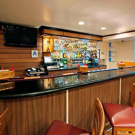 Fairfield Inn By Marriott Jfk Airport New York Exterior photo